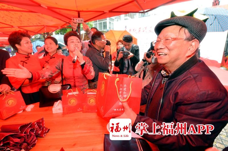 在孝老食堂吃上暖心餐