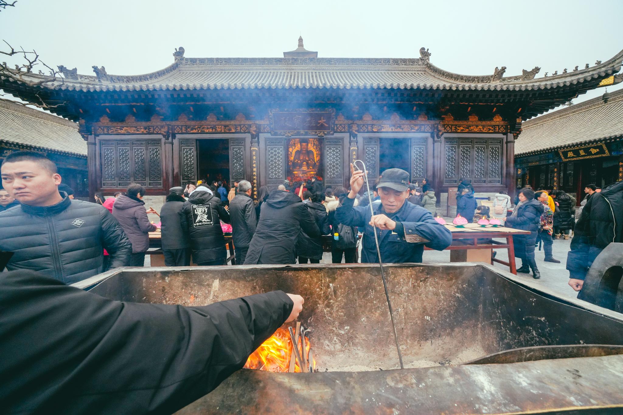 新年新气象，发放新年历，共迎美好未来