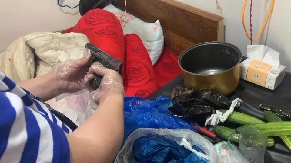 老年人如何取出养老金，方法与注意事项