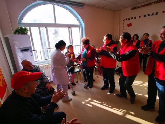 老年大学养老院活动，构建幸福乐园，温暖老年心窝