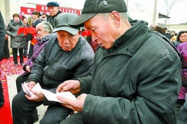 老年人如何妥善进行养老保险规划