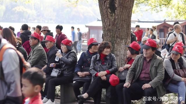 老年旅游团与养老院，探索老年人旅游与养老新模式的新路径