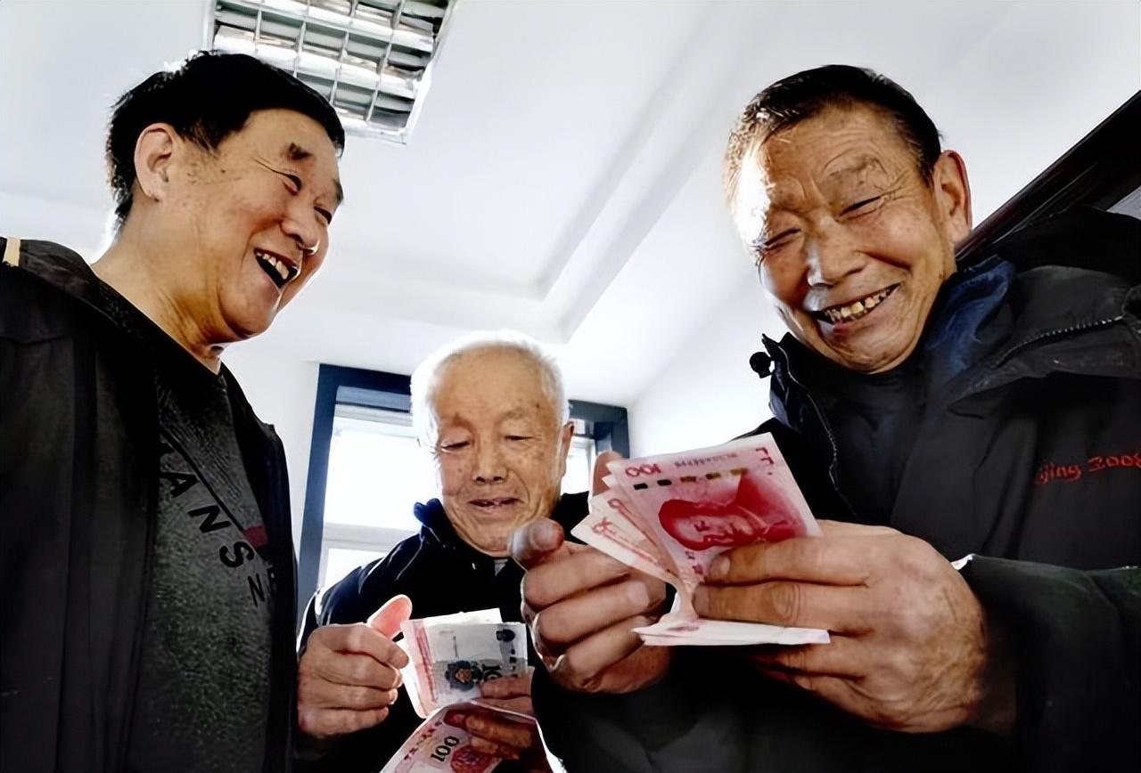 有养老保险的老年生活，安稳与保障的象征