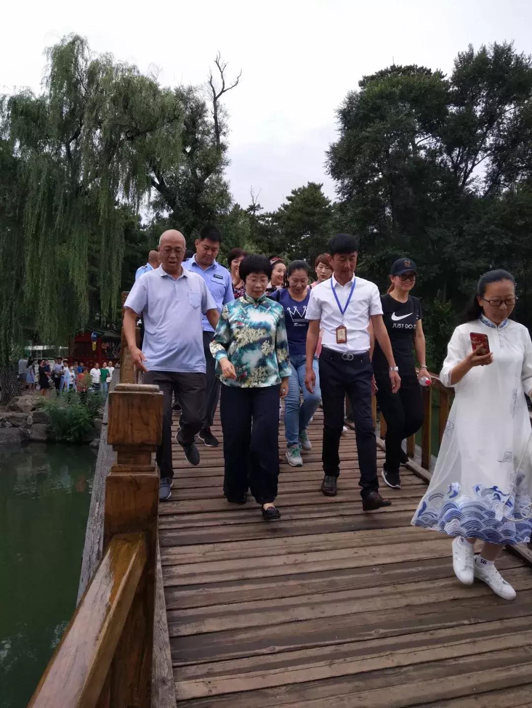金色大讲堂第8集，探寻传统文化之根，塑造幸福人生之路