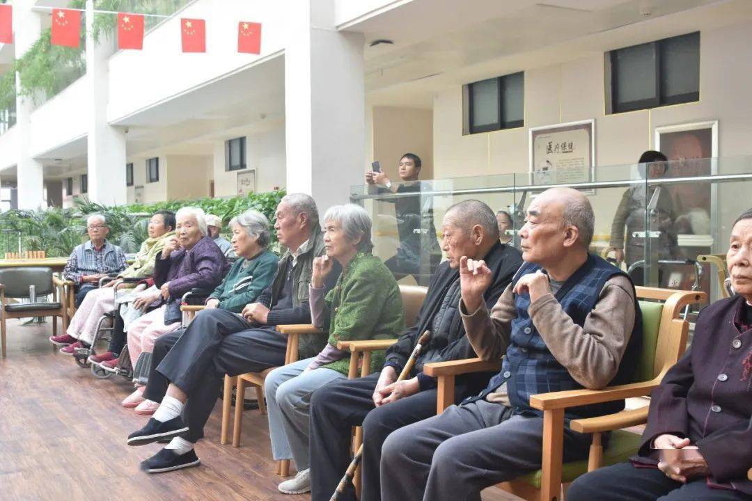 记濮阳市老干部学雷锋志愿服务队，传承雷锋精神，照亮社区之光