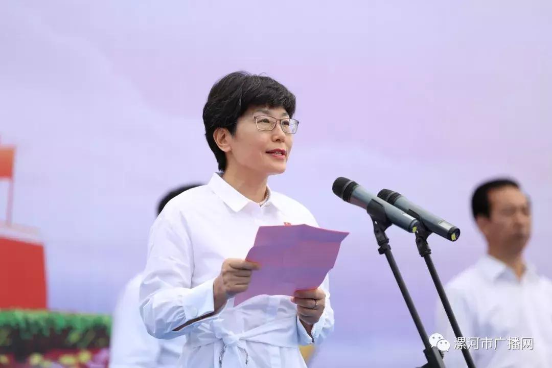 平顶山积极组织参加中国梦•敬老情征稿活动，弘扬传统美德，共筑美好未来