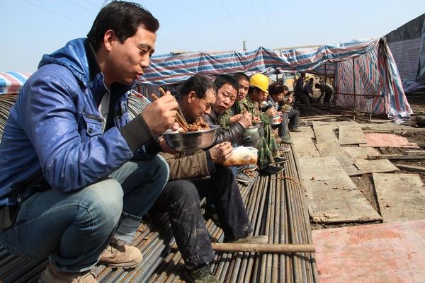 农民工视角下的城市建设幕后故事