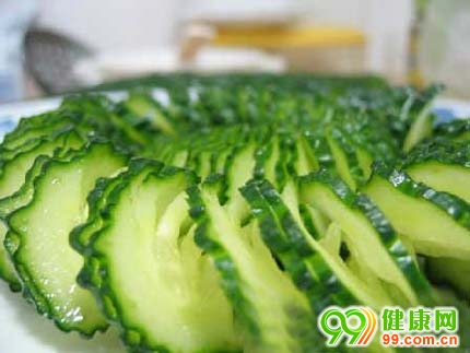 肥胖人群晚餐吃黄瓜酸奶减肥效果最佳