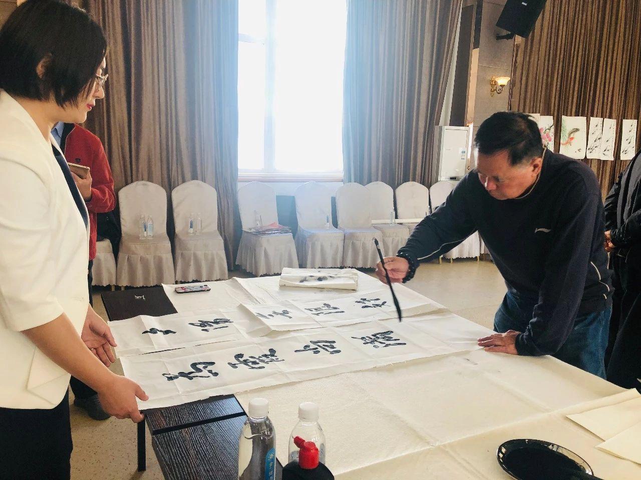 老年人去养老院靠什么?深度解析背后的因素 老年人去养老院靠什么?深度解析背后的因素