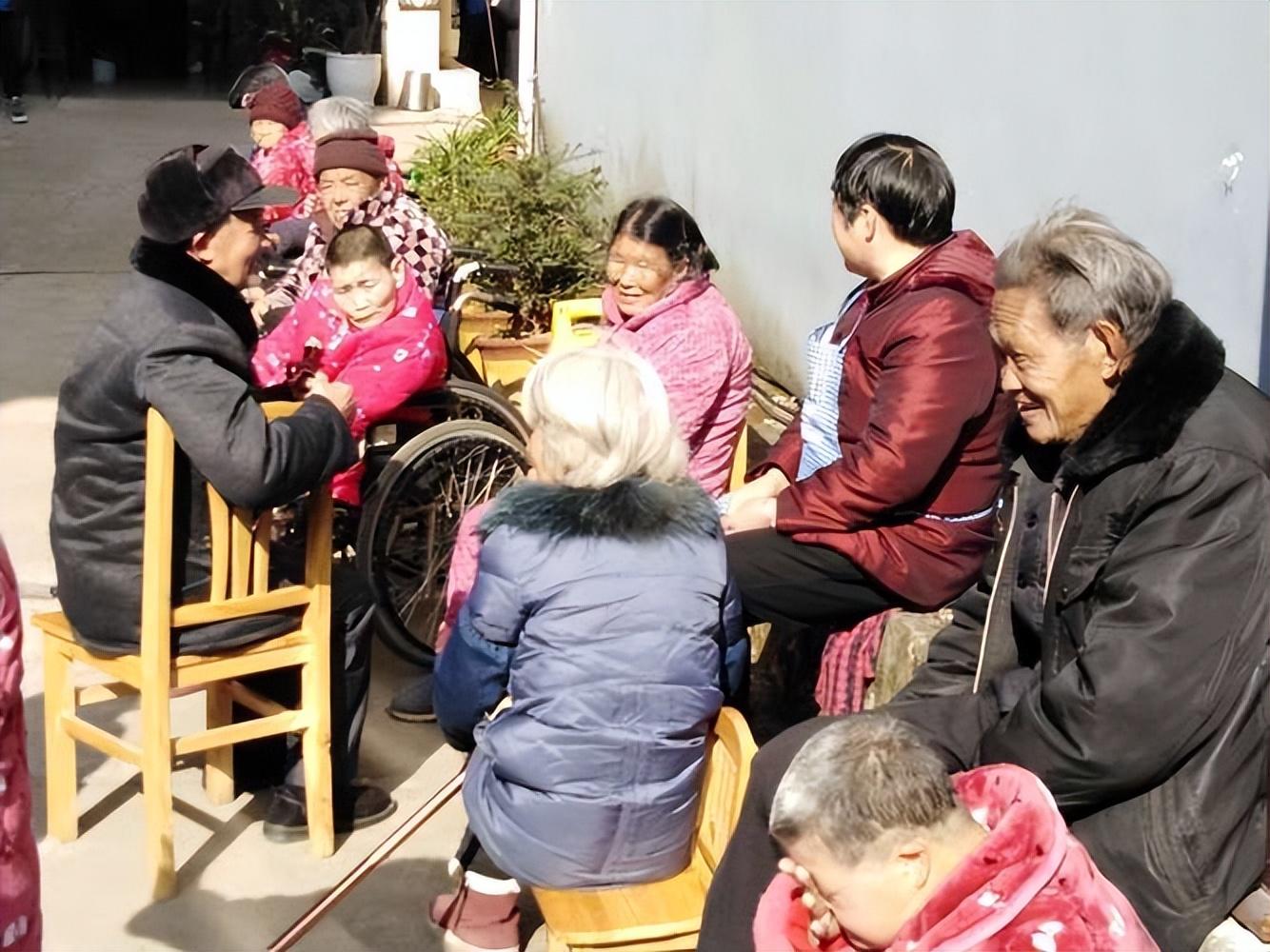 老年人如何选择养老院住宿，全面指南