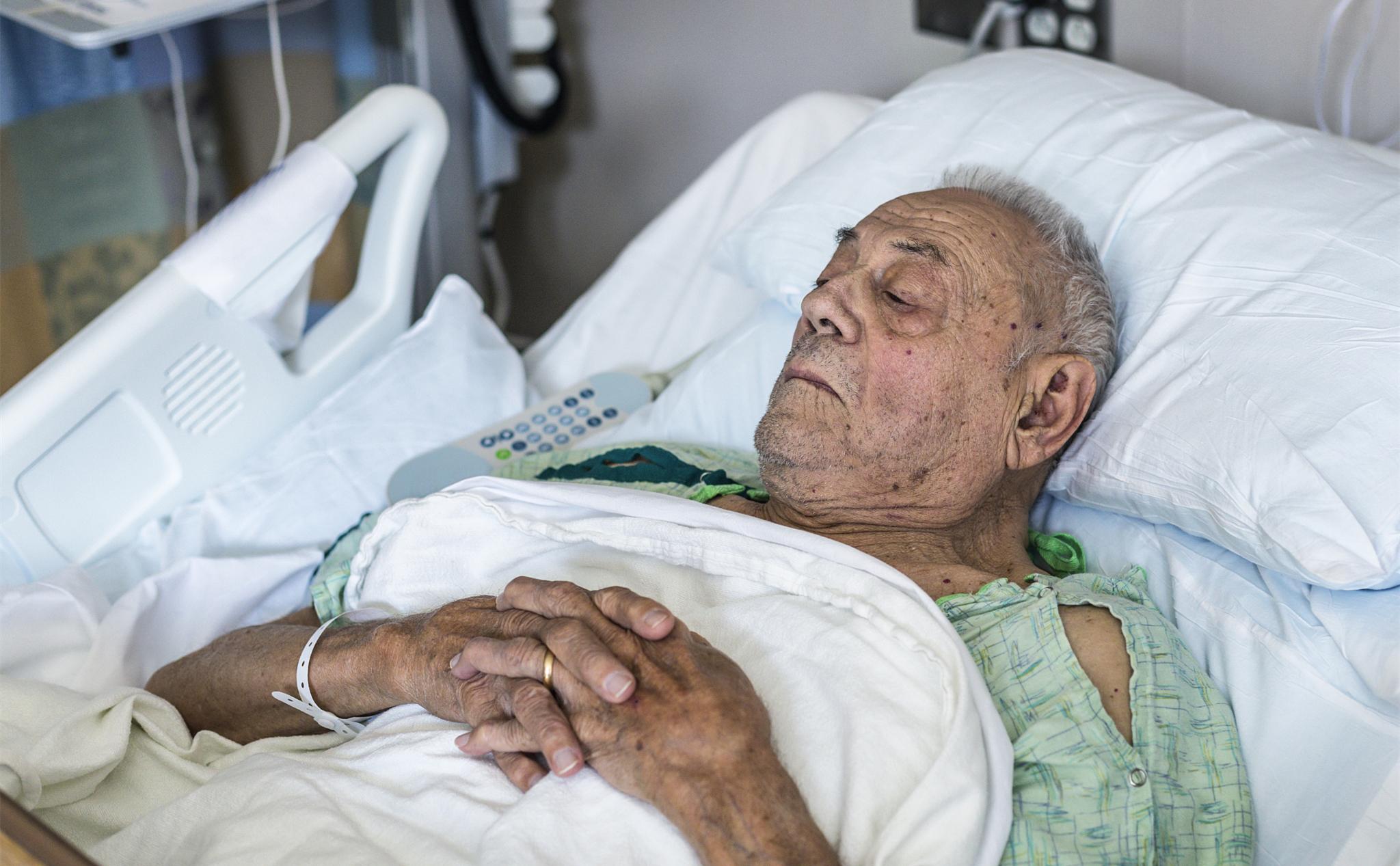 老年伴侣共同养老，相伴一生的美好生活