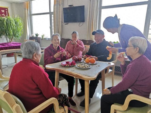 老年人白天养老中心，重塑长者生活的温馨港湾